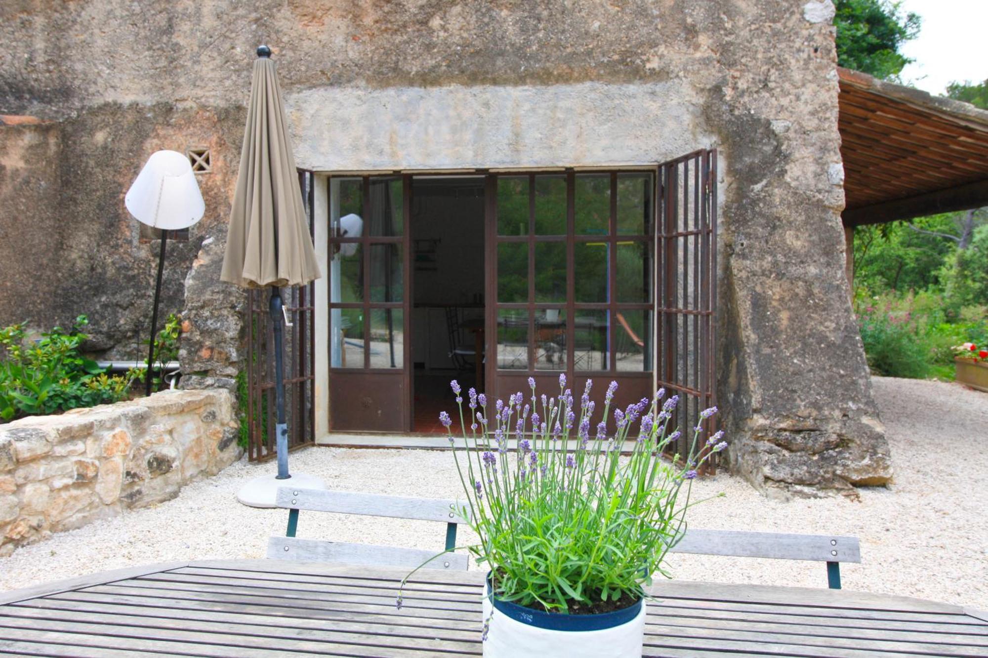 Le Moulin En Provence Bed and Breakfast Saint-Antonin-sur-Bayon Eksteriør billede